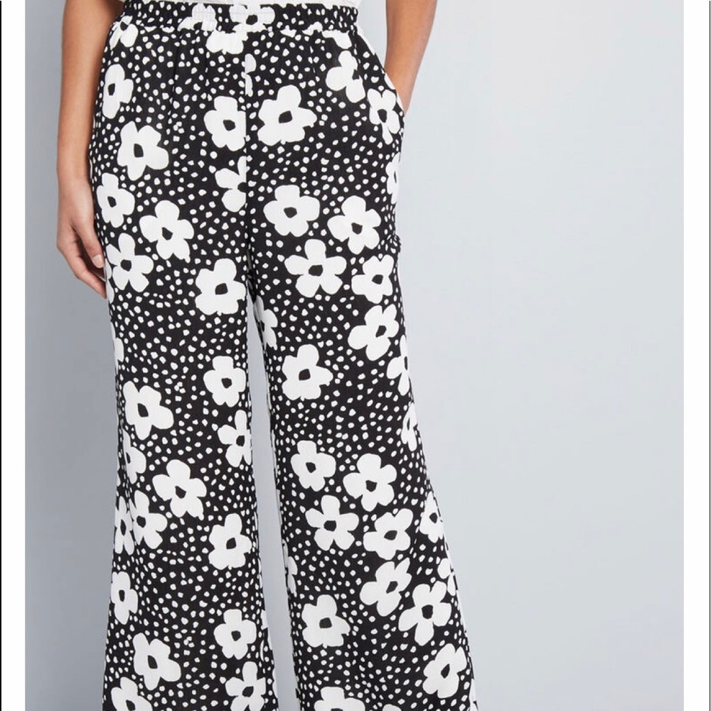 Mod Cloth wide legged trousers